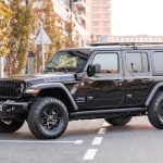 Нужен Jeep Wrangler 2022 в аренду в Баку? Бронируй онлайн – низкие цены и быстрая подача!